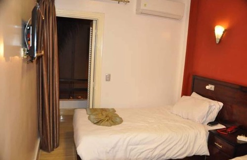 Al Duqqi House | My Cairo Hotel in DownTown With Great Garden View