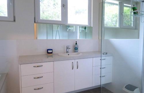 Ventnor House | My Island Home by Ready Set Stay
