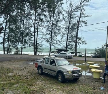 Kampung Sura Masjid Hotel | MY QALBU Beach Inn