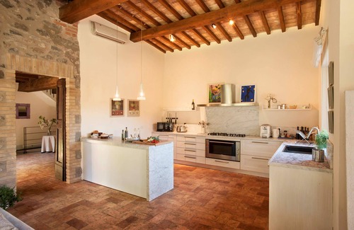 Porano Villa | My Rental Homes - Villa Collombroso with pool, large terrace and pergola