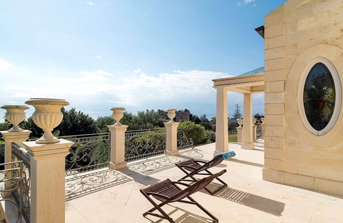 Donnalucata Villa | My Rental Homes - Villa Gemma with wellness area, heated pool, Jacuzzi and hammam