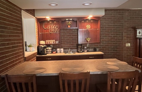 Nelsonville House | My Way @691, a peaceful spacious place to enjoy with a large yard.