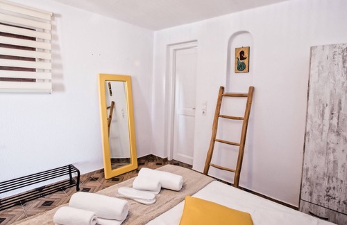 Ano Mera Apartment | Myconian Brothers