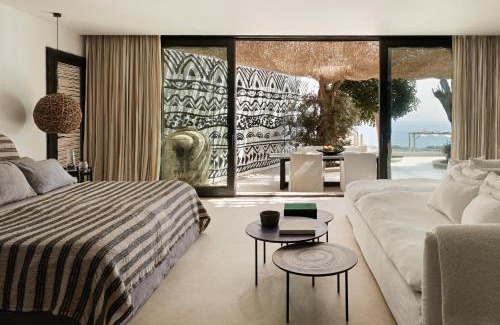 Xilokeratidi Hotel | Myconian Panoptis Escape, a member of Small Luxury Hotels of the World
