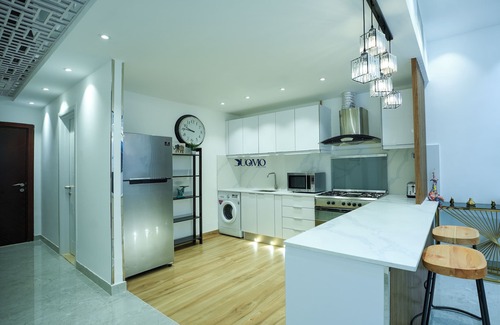 Dubai Media City Apartment | MyDuomo: 3BR on high floor, with Marina & Beachfront views