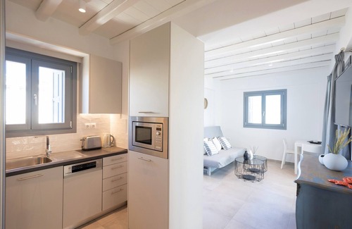 Ano Mera Apartment | Mykonos Dot - Deluxe Apartment With Balcony