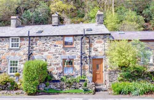 Beddgelert House | Mynydd Annedd Cottage