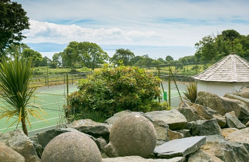 Criccieth Cottage | Mynydd Ednyfed - a sea view that sleeps 21 guests in 10 bedrooms