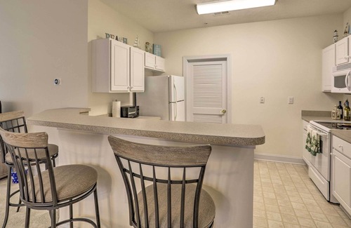 Waterford Plantation Condo | Myrtle Beach Condo w/ Golf: 9 Mi to Boardwalk!