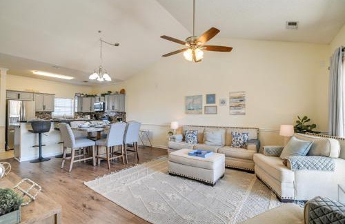 Socastee Apartment | Myrtle Beach Condo with Large Balcony and Pool Access