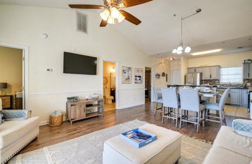 Socastee Apartment | Myrtle Beach Condo with Large Balcony and Pool Access