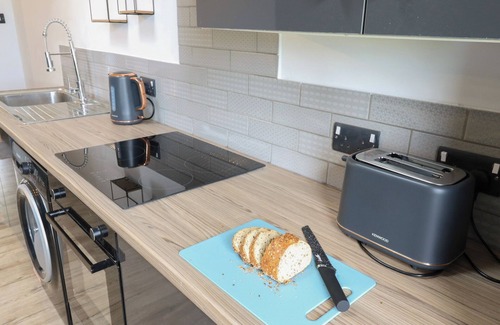 Haworth Cottage | MYRTLE LOFT, pet friendly, character holiday cottage in Cross Roads