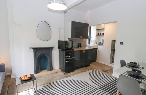 Haworth Cottage | MYRTLE NOOK, pet friendly, character holiday cottage in Cross Roads