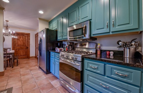 Tuscaloosa House | Myrtlewood Cottage- Book for Football Season! Walk to the Stadium!