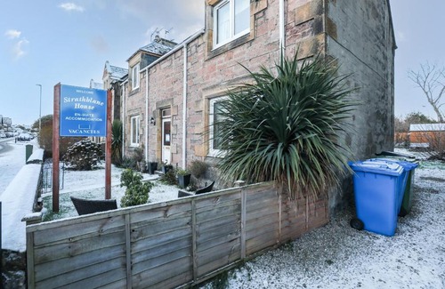 Inverness City Centre House | mySTAYINN Strathblane 7 Bedroom Full House - Inverness