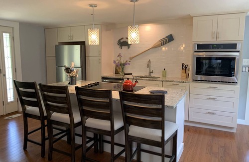 Mystic - New London House | Mystic River Waterfront with Dock, Kayaks and more. Minutes to historic Mystic