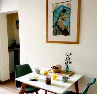 Cadereau Bed & Breakfast | Nîmes les pins studio parking privé extérieur