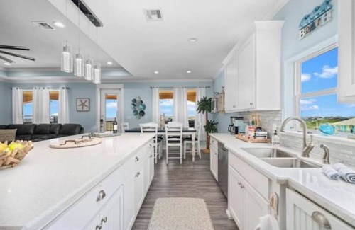 Crystal Beach House | n4B3B Sleeps 12, Hot Tub, Golf Cart, Ocean View, Elevator, Huge Covered Deck,