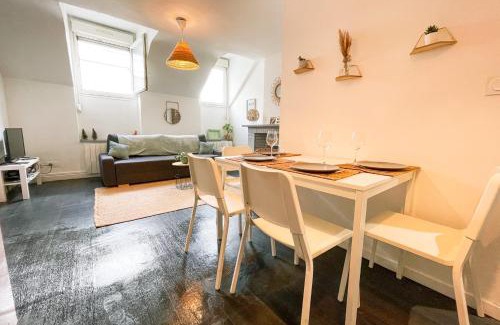 Secteur 2 Apartment | #N9 Le Champo T3 close to the centre 2 bedrooms