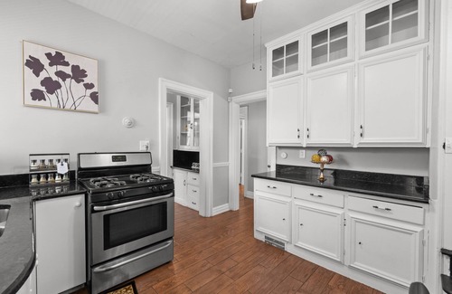 Detroit House | nA charming 5 bedroom home located in the historic district of downtown Detroit