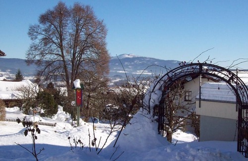 Rabenstein Apartment | Nach Süden ausgerichtete, geräumige Ferienwohnung (110 m2) mit gemütlicher Wohnküche