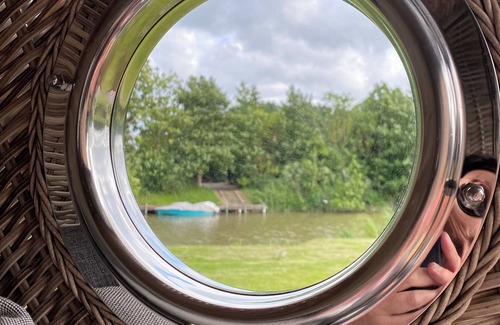 Greetsiel Apartment | Nagelneue Eg-ferienwohnung Direkt an der Greetsieler Gracht mit Wasserzugang