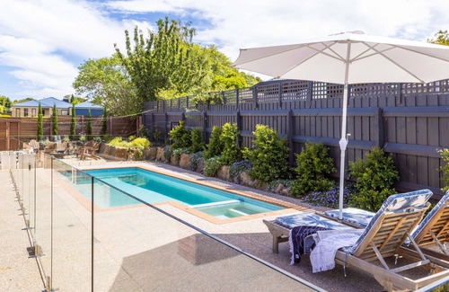 Romsey House | Naje House Macedon Ranges - Pool, Spa, Firepit