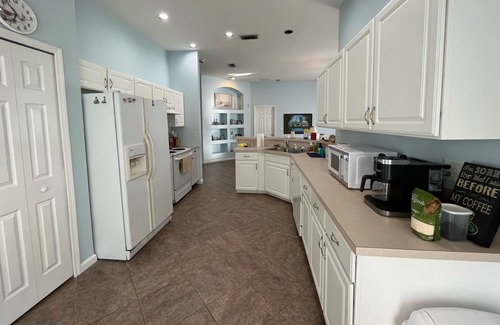 St. Augustine Cottage | Nana's Lighthouse by the Pond - pet friendly, 15 minutes to beaches and downtown
