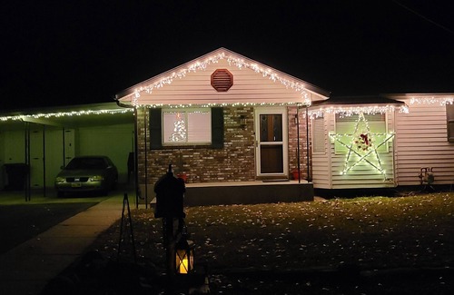 Price House | Nana's Place is a beautiful family, pet-friendly home with a fenced back yard.