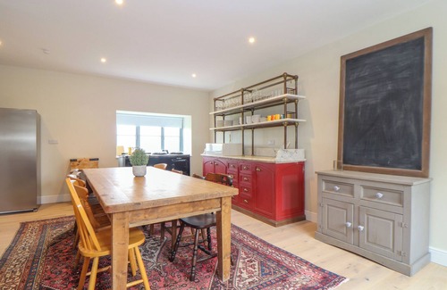 St Just House | NANCHERROW STUDIO, pet friendly, with hot tub in St Just