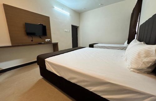 Udumalaipettai Hotel | Nandha Grande Elite