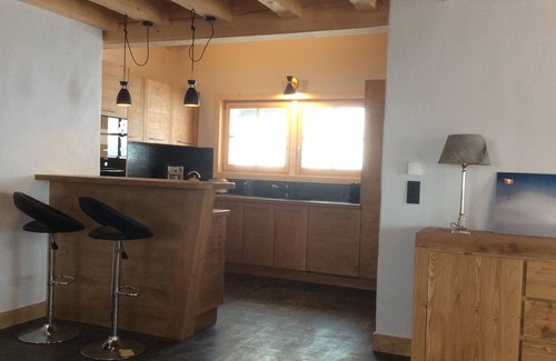 Notre-Dame-de-Bellecombe Ski Chalet | Nanook chalet in the heart of the diamond area