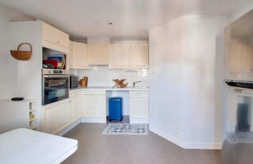 Graslin - Commerce Apartment | Nantes Mediathèque, grand T2 sous les toits