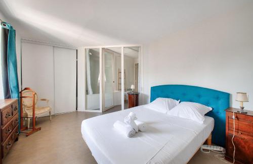 Graslin - Commerce Apartment | Nantes Mediathèque, grand T2 sous les toits