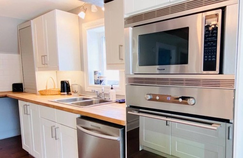 Hudson House | Nantucket-Style in Hudson: Beach Walks & Forest Trails, 1 step to Montreal Magic