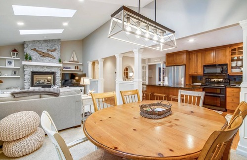 Downtown Cannon Beach House | Nantucket West - Beachcomber Vacation Homes