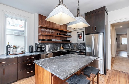 Historic South Hill House | Napa Hous - 7BD, 7.5 BA, Bar - Downtown