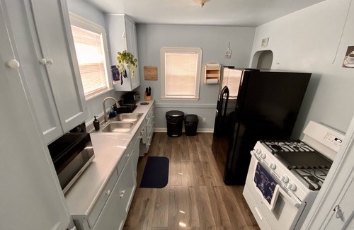 Vallejo House | Napa SF near all popular locations! PET FRIENDLY. King Bed Near Wine Country