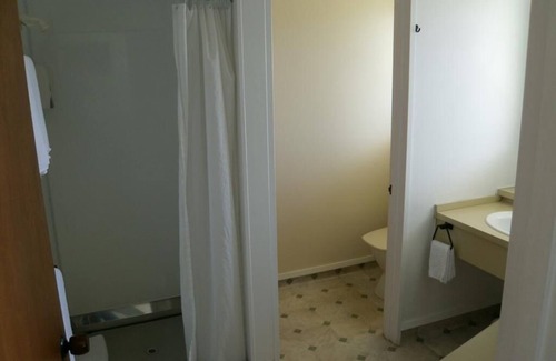 Napier Hotel | Napier Nest Motel: Family Suite with Parking