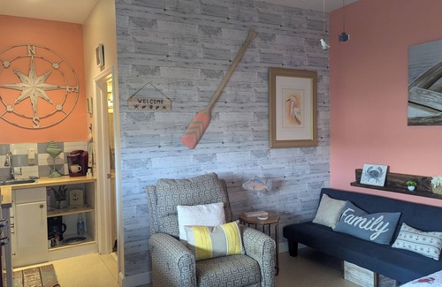 Naples Apartment | Naples Marina Getaway Studio now freshly REMODELED!