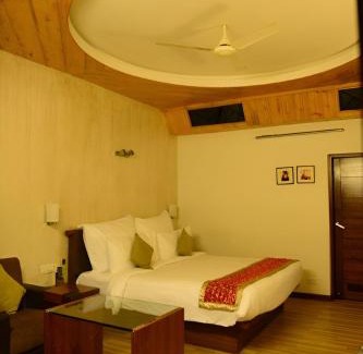Bhat Hotel | Narayani Heights Hotel & Resort