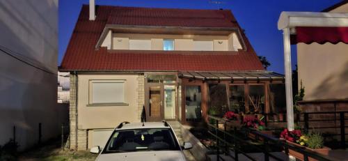 Palaiseau Apartment | Narayani Home
