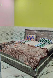 Vrindavan Hotel | Narayani seva dham