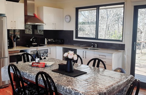 Katoomba House | Narrow Neck Views - Spacious Mountains Home with Stunning Views!