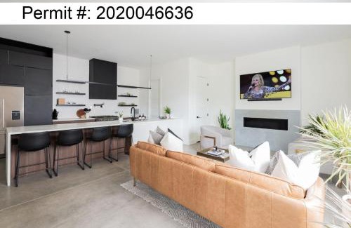 Edgehill House | Nash Chic Near DT Rooftop Luxe Comfort