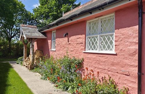 Yarpole House | Nash Lodge