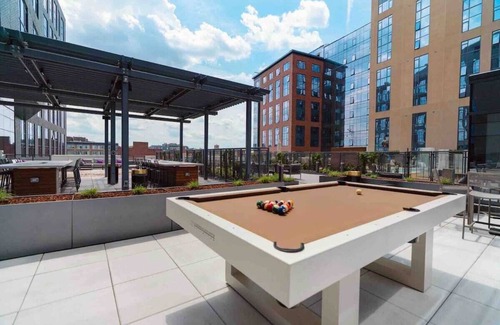 East Cambridge Apartment | Nashville Central Luxe 2Bed 2Bath Suite