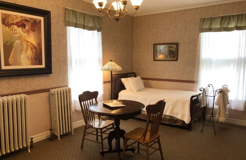 Lansing Bed & Breakfast | National Historic Landmark Inn 10 min from Ithaca & Cornell