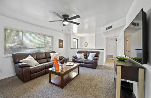 Kanab House | National Park Nest- Game Room Sleeps 10 Pets OK