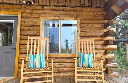 Slana Cabin | National Park Stay: Premium comfort in Alaska's wilds. Hiking, lakes, tranquility. Pets OK!